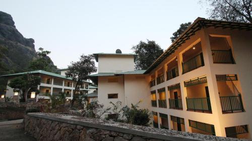 club mahindra mount serene