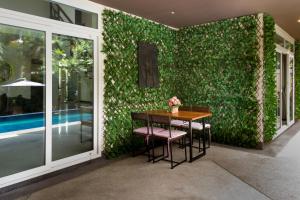 tropicana pool villa