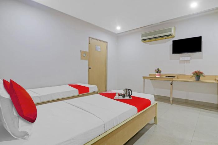 hotel o padmini near lakdikapool metro station