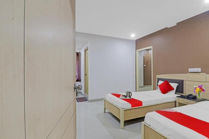 hotel o padmini near lakdikapool metro station