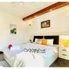 bluo 3bhk m block mkt lift balcony parking