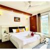 bluo 3bhk m block mkt lift balcony parking