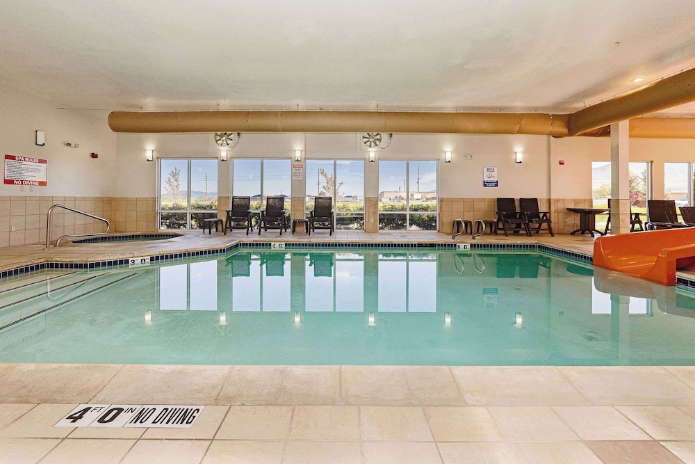 comfort inn and suites logan near university