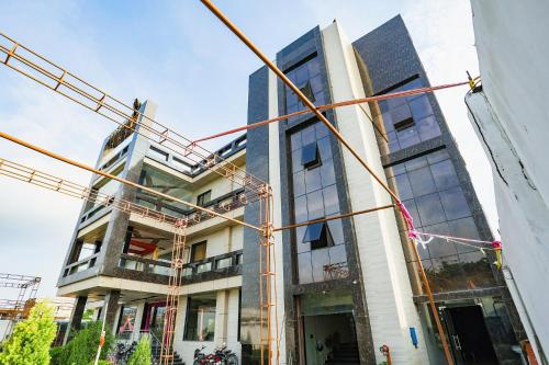oyo flagship 80648 hotel dds lawn