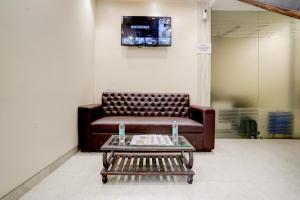 806509 hotel kiwi international