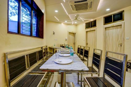 806509 hotel kiwi international