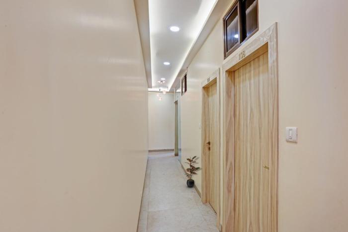 806509 hotel kiwi international