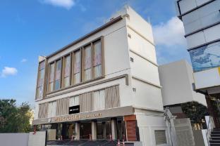 collection o 806559 hotel keys elite