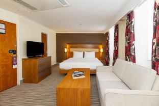 hilton london olympia