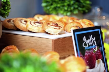 hilton london olympia