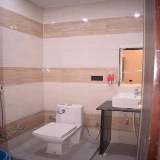 hotel gurudev palace