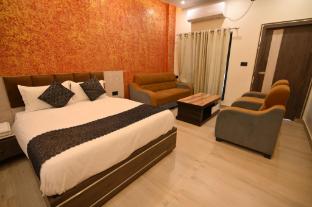 hotel gurudev palace