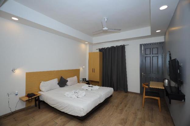 hotel wedlocks 51