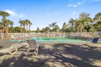 Days Inn By Wyndham Daytona Beach Speedway,Florida>>Daytona Beach,2 star