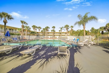 Days Inn By Wyndham Daytona Beach Speedway,Florida>>Daytona Beach,2 star