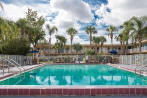 days inn by wyndham daytona beach speedway
