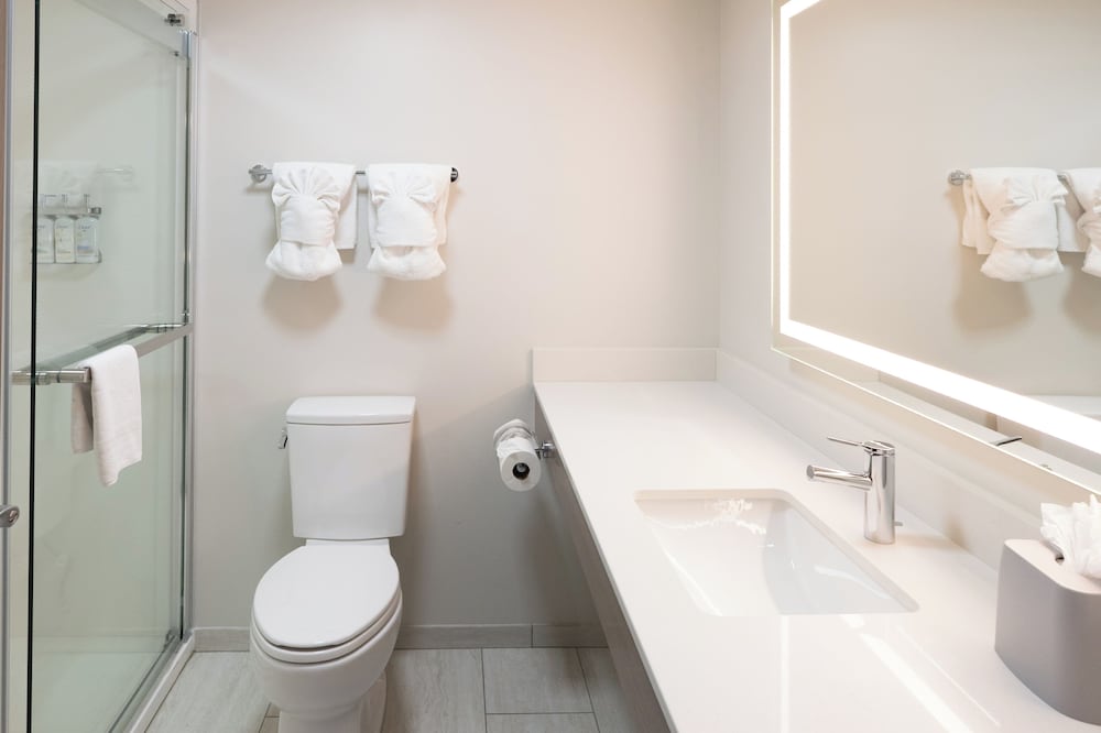 holiday inn express and suites burlington mount ho