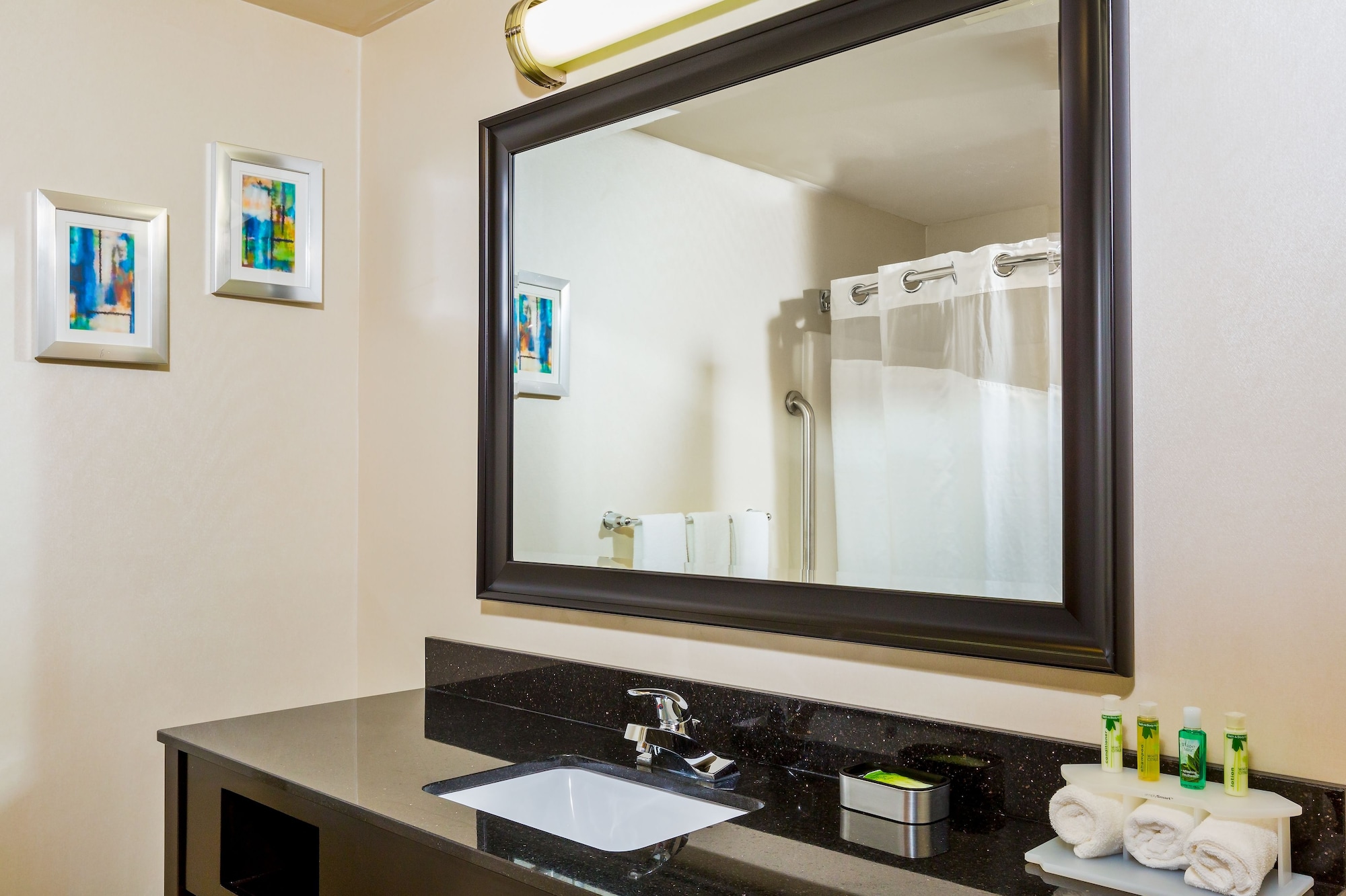 holiday inn express and suites burlington mount ho