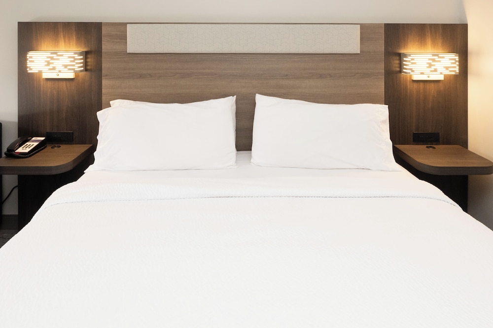 holiday inn express and suites burlington mount ho