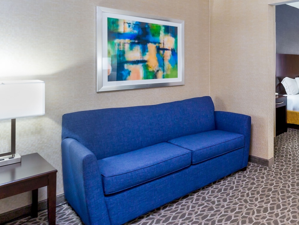 holiday inn express and suites burlington mount ho