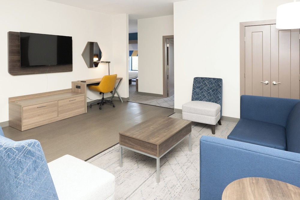 holiday inn express and suites burlington mount ho