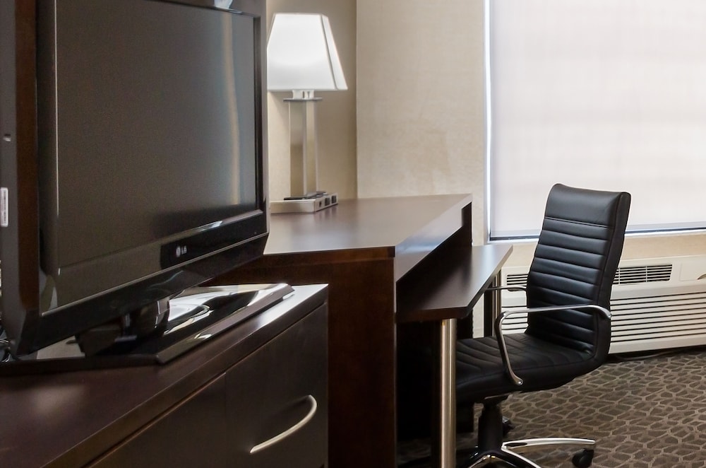 holiday inn express and suites burlington mount ho
