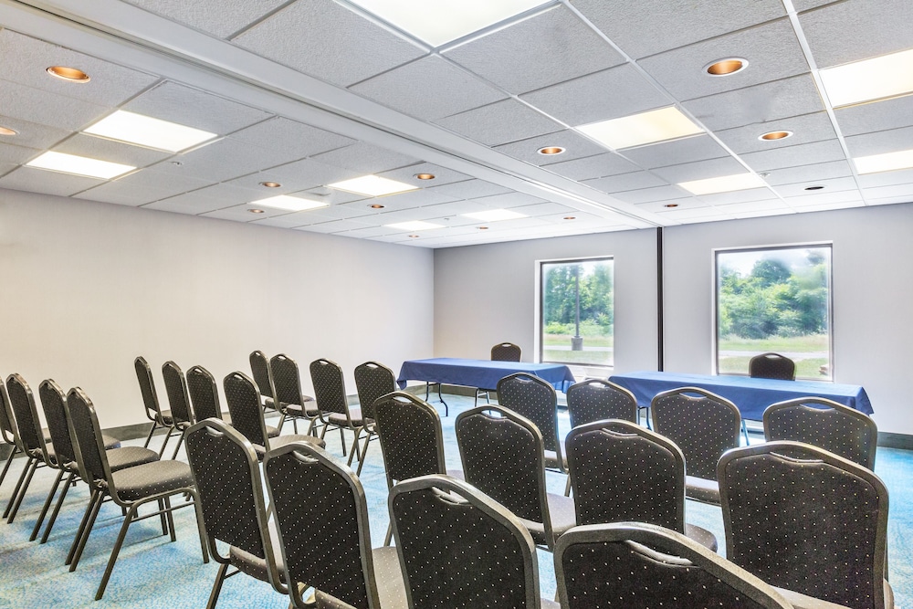 holiday inn express and suites burlington mount ho