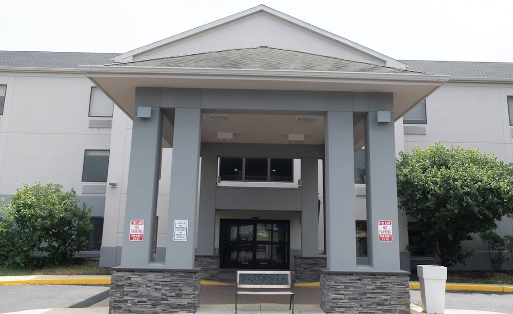 holiday inn express and suites burlington mount ho