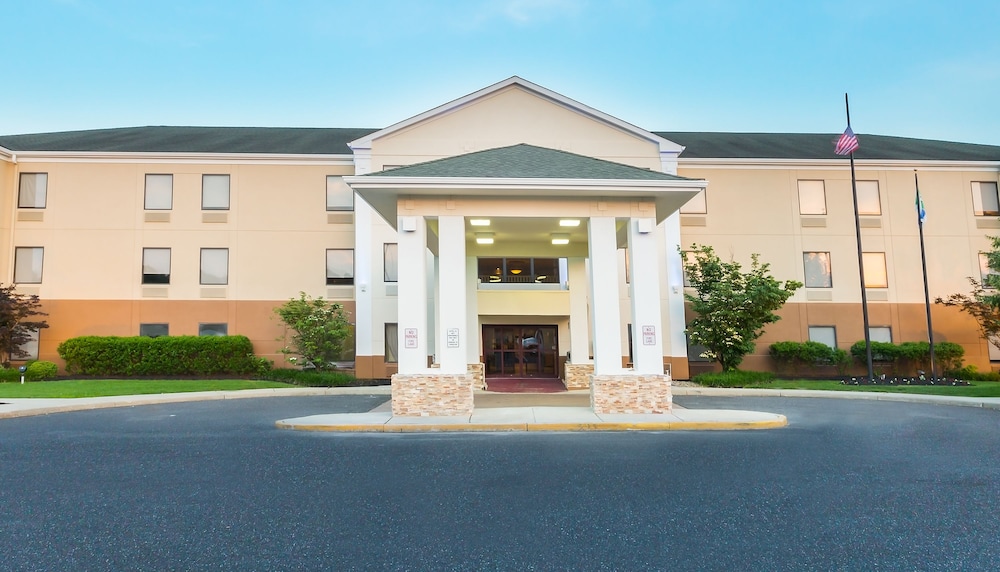 holiday inn express and suites burlington mount ho
