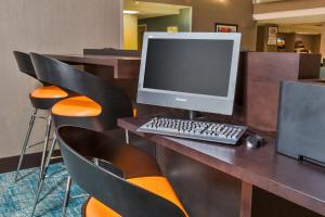 holiday inn express and suites burlington mount ho