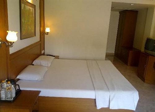 Edassery Mansion,Ernakulam>>Chempu,3 star