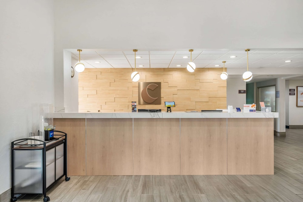 comfort inn and suites