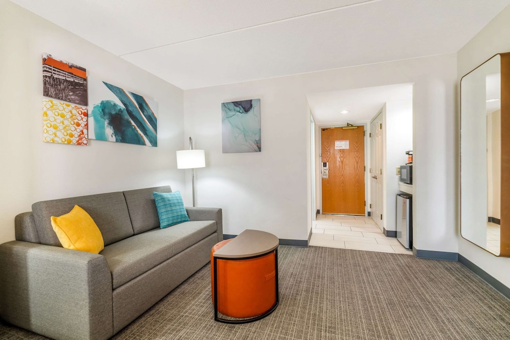 comfort inn and suites