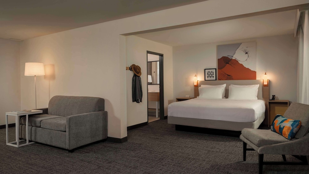 spark by hilton houston bush intercontinental airport
