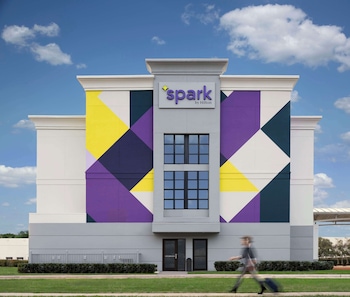 spark by hilton houston bush intercontinental airport