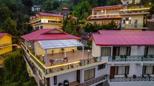 Country Inn Maple Resort,Chail,4 star