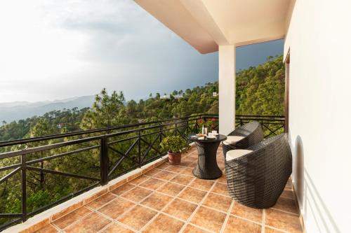 Country Inn Maple Resort,Chail,4 star