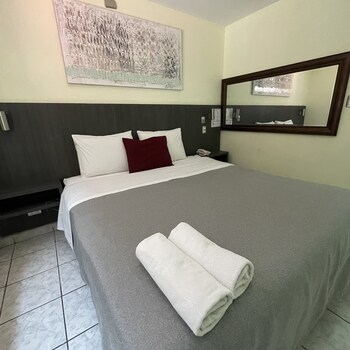 red hotel centric santiago