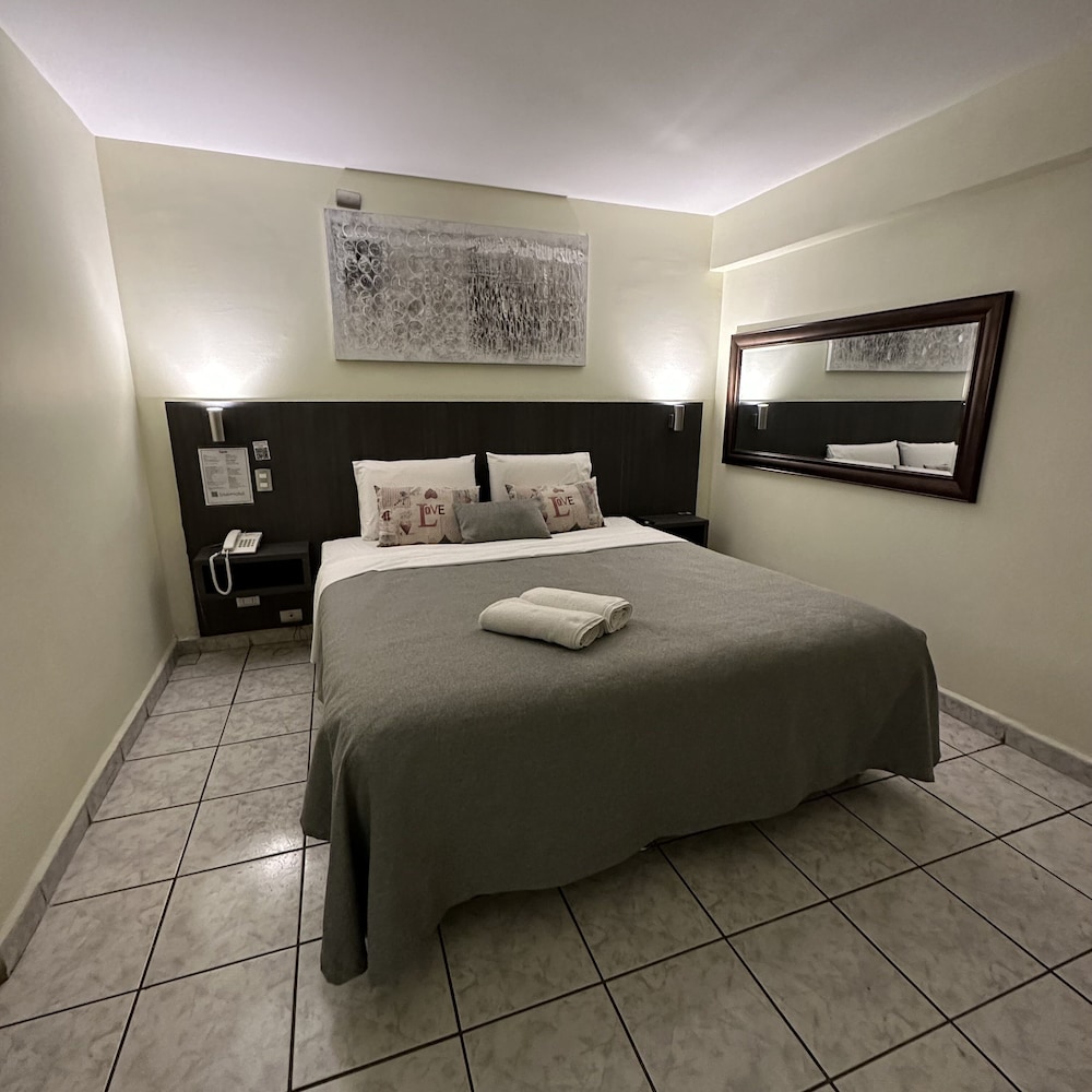 red hotel centric santiago