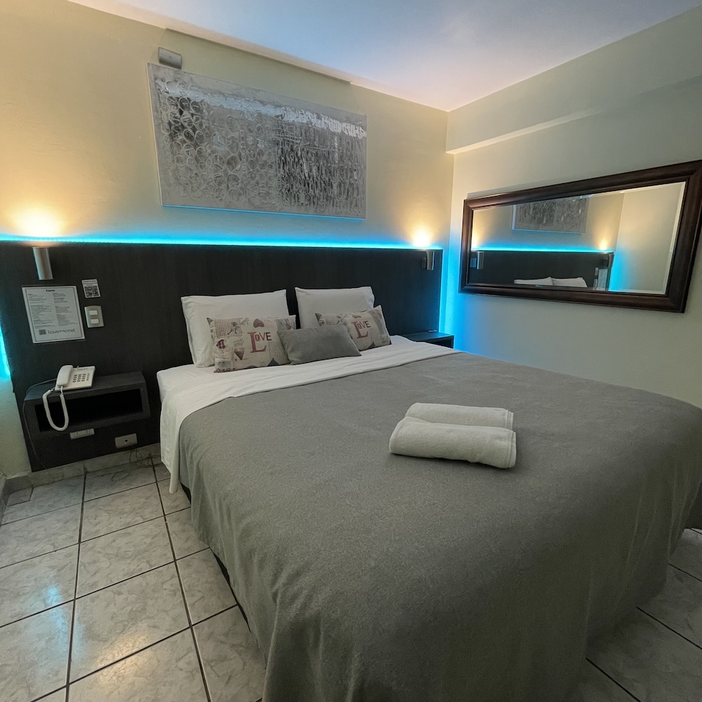 red hotel centric santiago