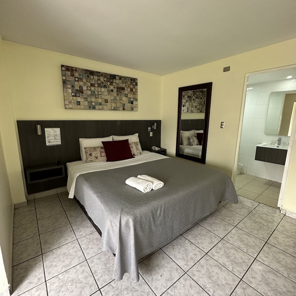 red hotel centric santiago