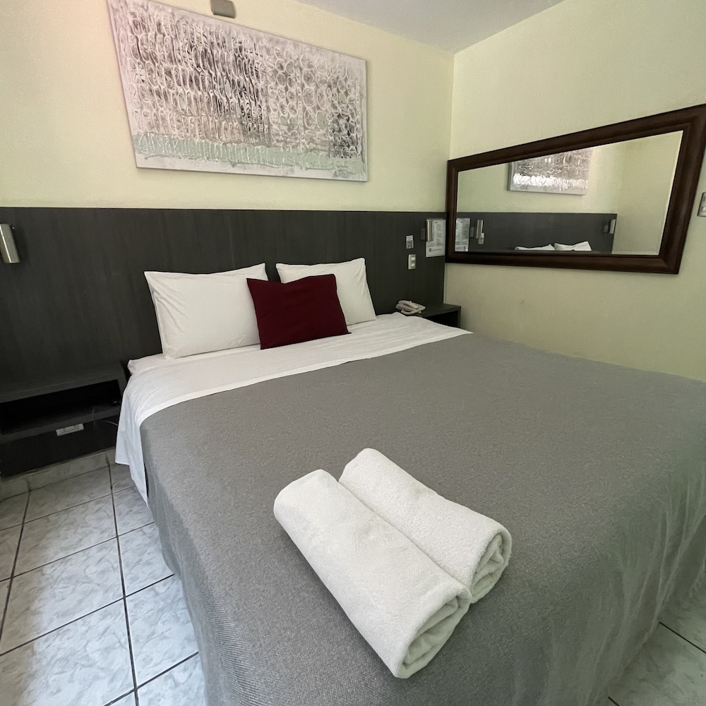 red hotel centric santiago