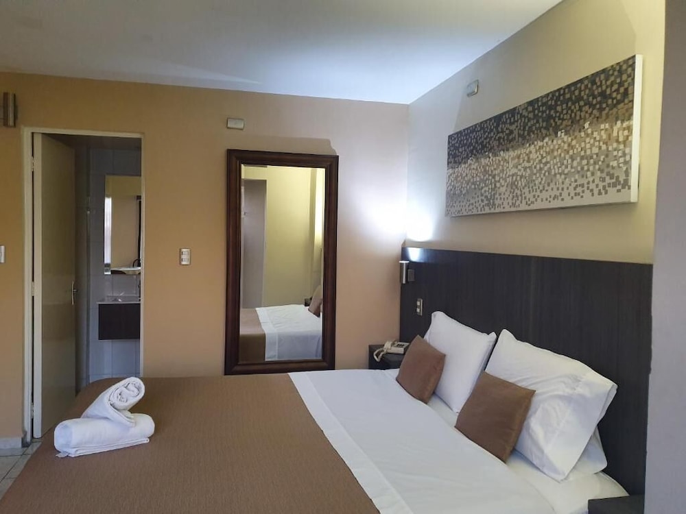 red hotel centric santiago