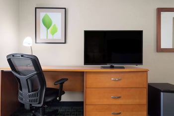 wyndham garden monterrey aeropuerto