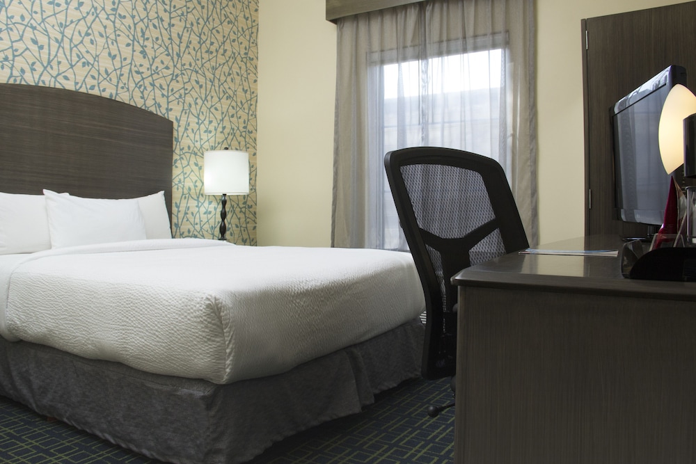 wyndham garden monterrey aeropuerto