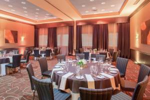 the verve hotel boston natick tapestry collection by hilton