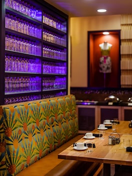 the verve hotel boston natick tapestry collection by hilton