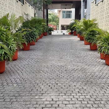 hylife hotel and convention