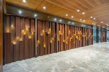 hylife hotel and convention