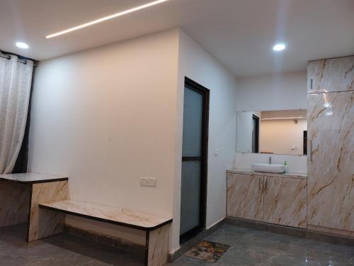 hotel satyam and restaurant